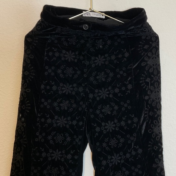 Anthropologie Pants - Zara Alina Black Velvet Floral Trousers XS